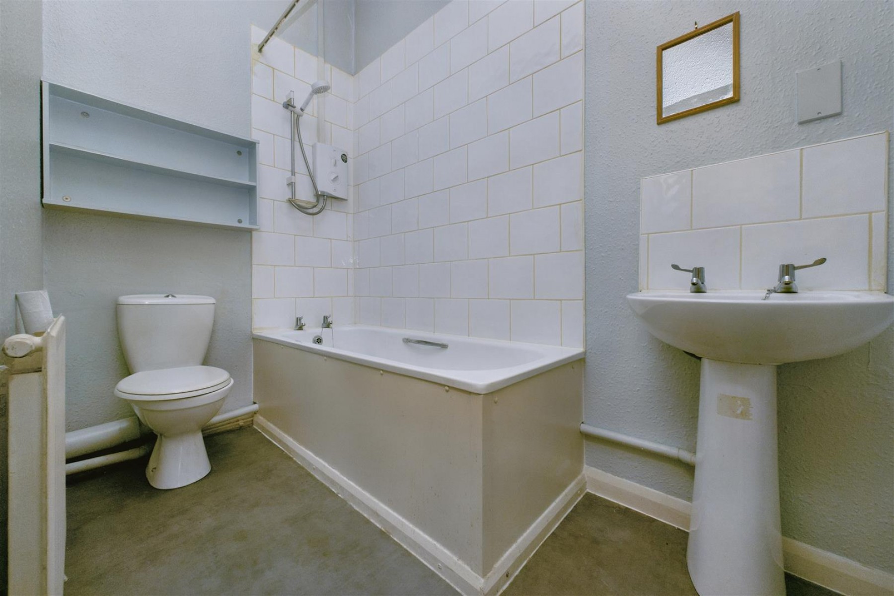 Images for 3 X FLATS | TEWKSBURY