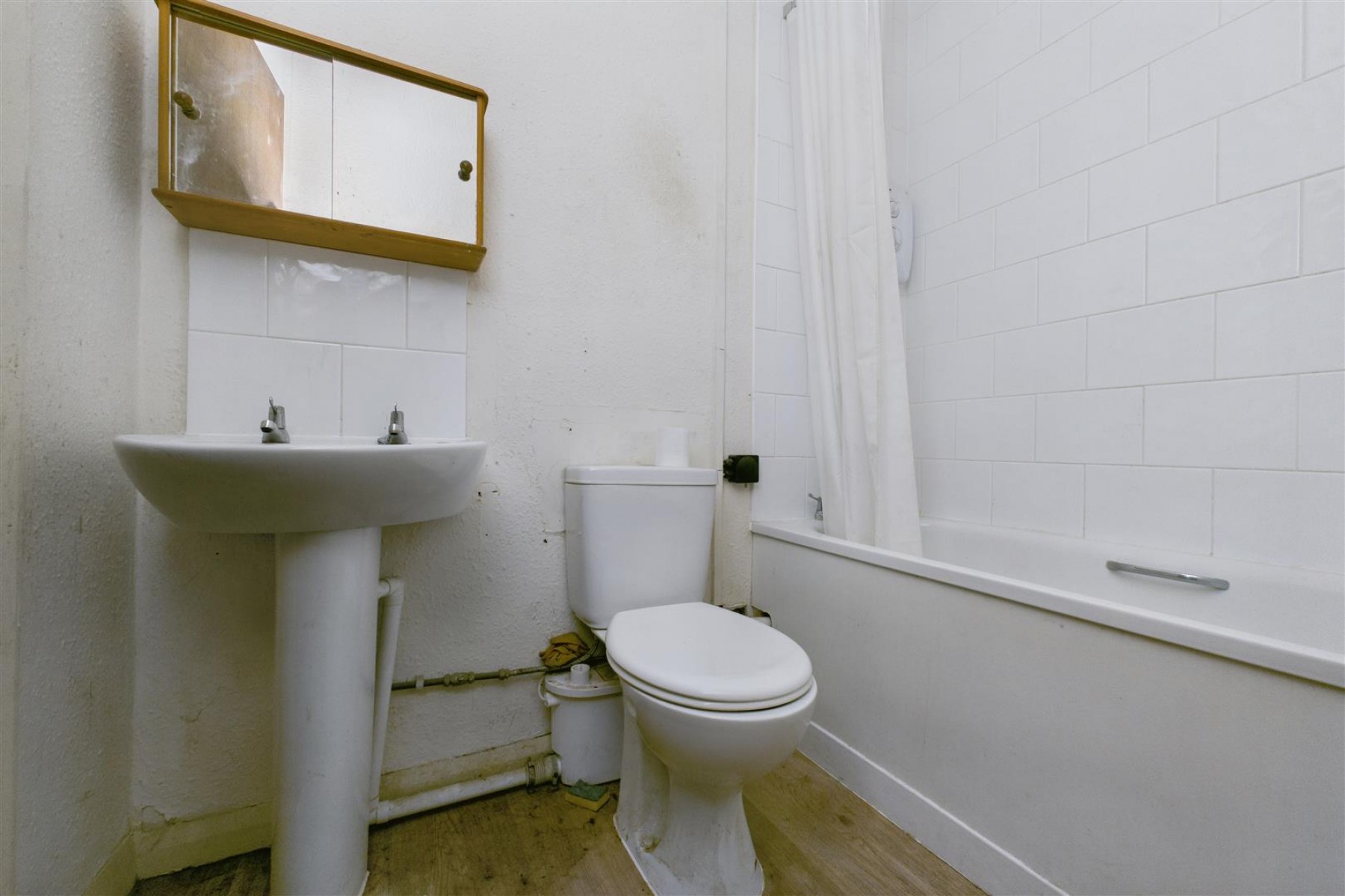 Images for 3 X FLATS | TEWKSBURY