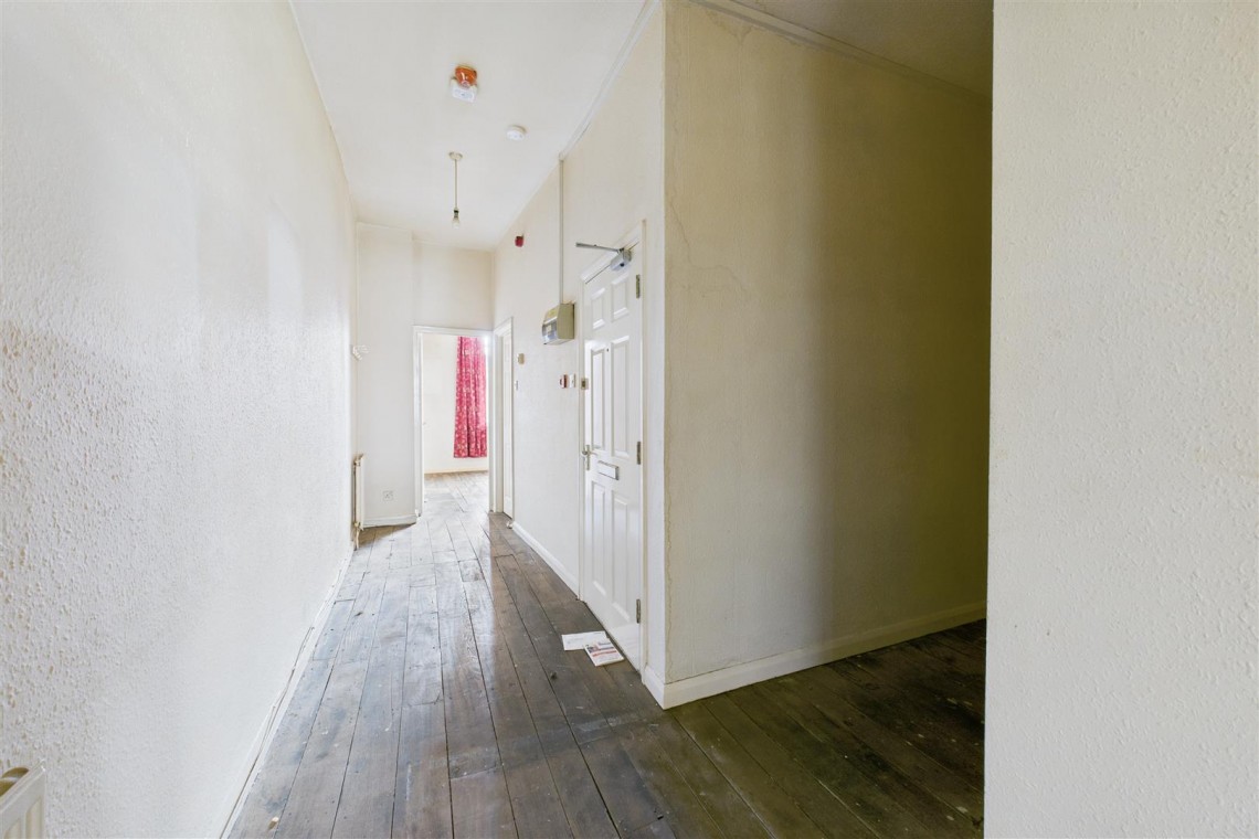 Images for 3 X FLATS | TEWKSBURY