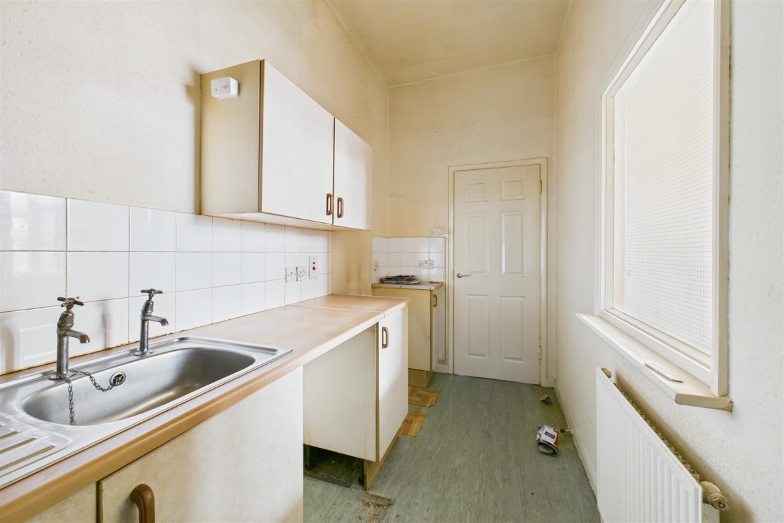 Images for 3 X FLATS | TEWKSBURY