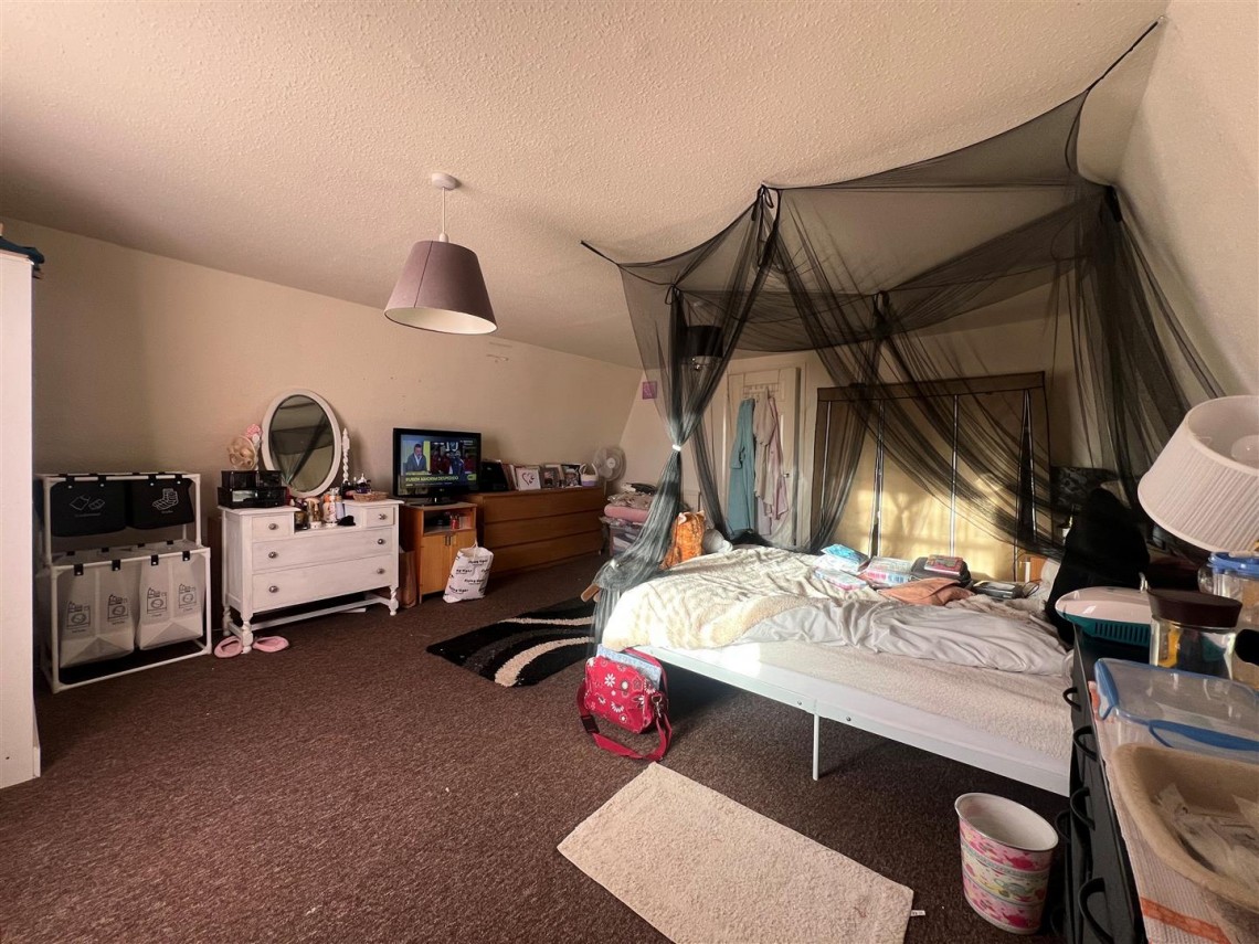 Images for 3 X FLATS | TEWKSBURY