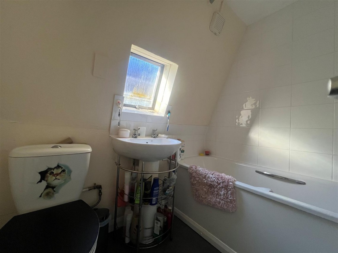 Images for 3 X FLATS | TEWKSBURY