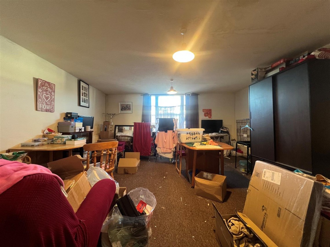 Images for 3 X FLATS | TEWKSBURY