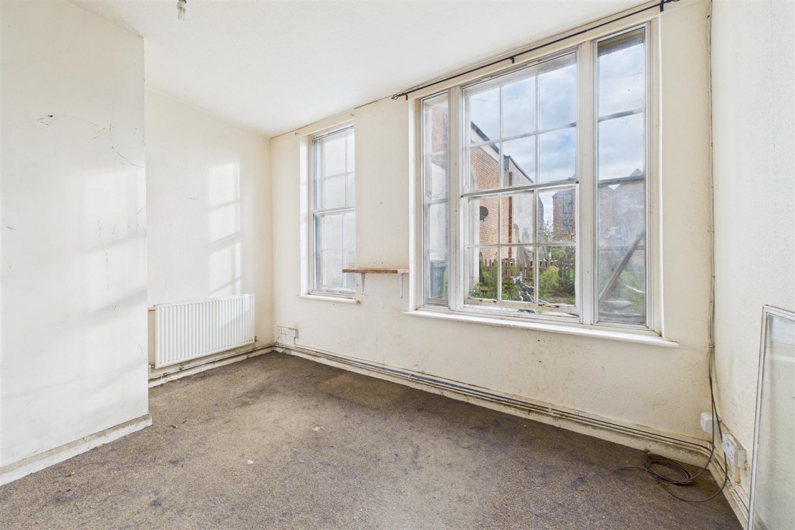 Images for 3 X FLATS | TEWKSBURY