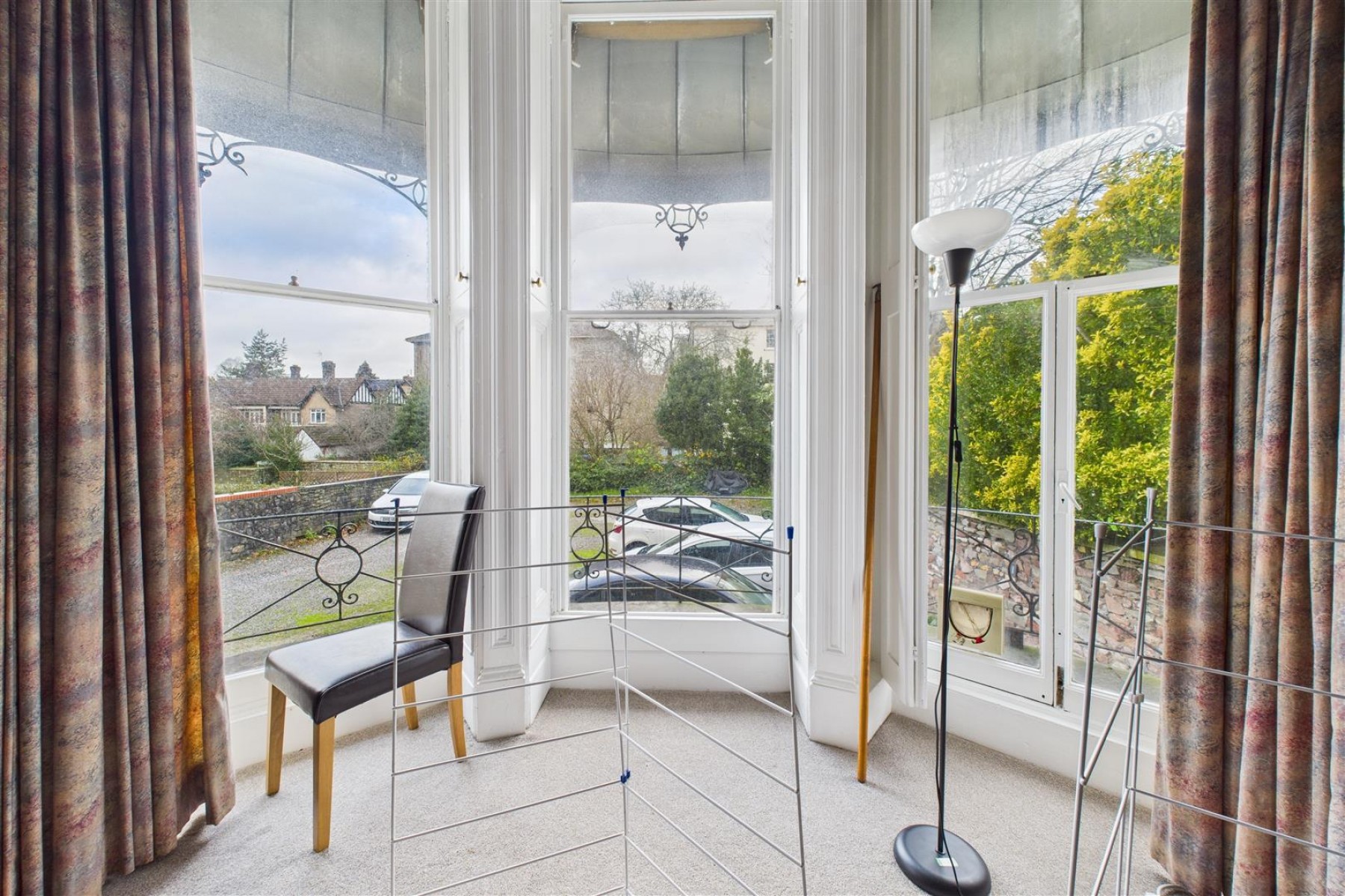 Images for COSMETIC UPDATING | 3 X PARKING | CLIFTON