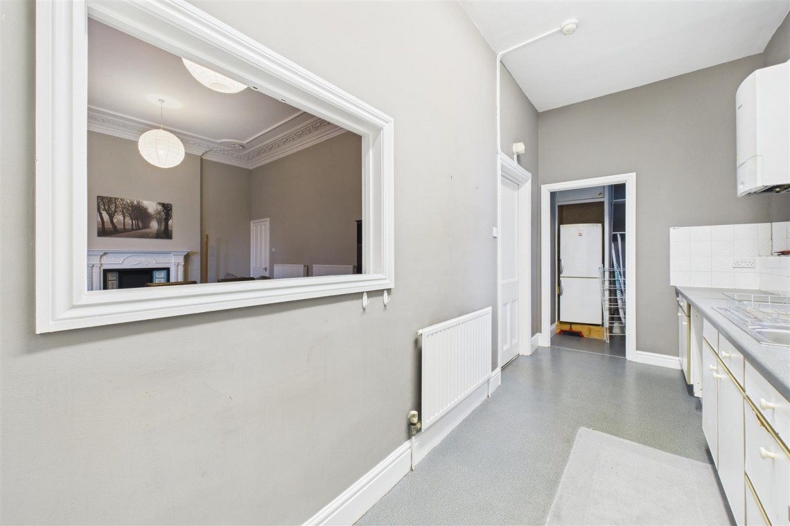 Images for COSMETIC UPDATING | 3 X PARKING | CLIFTON