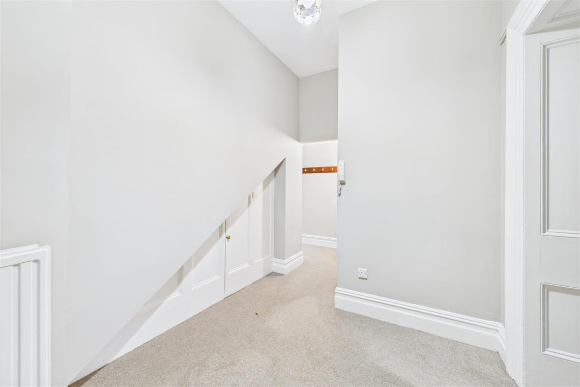 Images for COSMETIC UPDATING | 3 X PARKING | CLIFTON