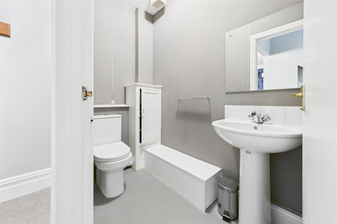 Images for COSMETIC UPDATING | 3 X PARKING | CLIFTON