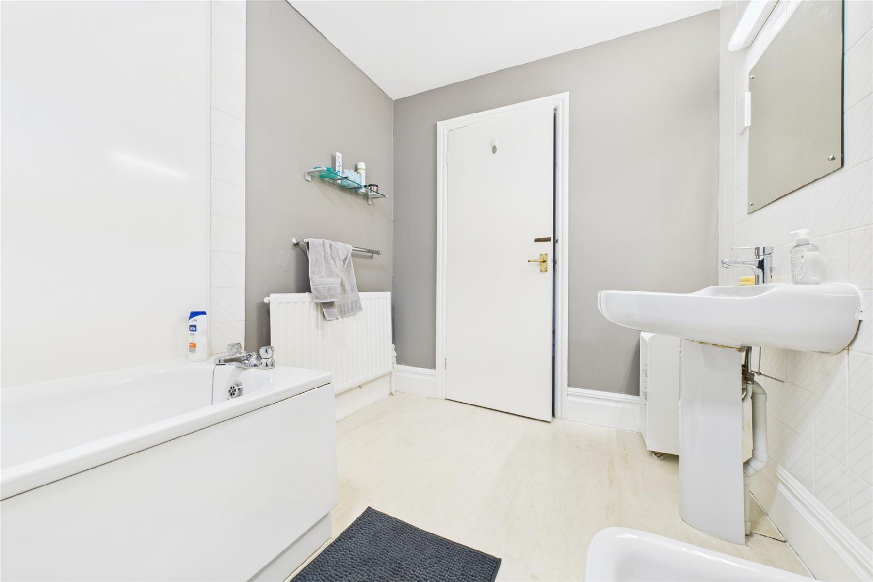 Images for COSMETIC UPDATING | 3 X PARKING | CLIFTON