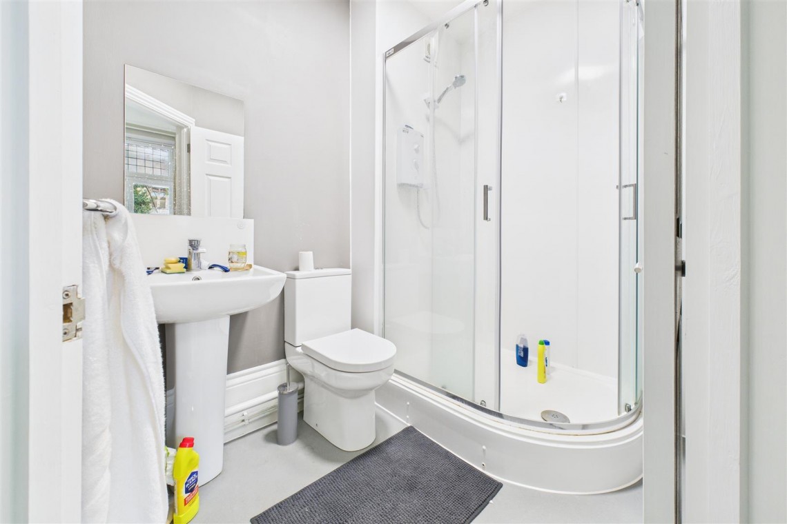 Images for COSMETIC UPDATING | 3 X PARKING | CLIFTON