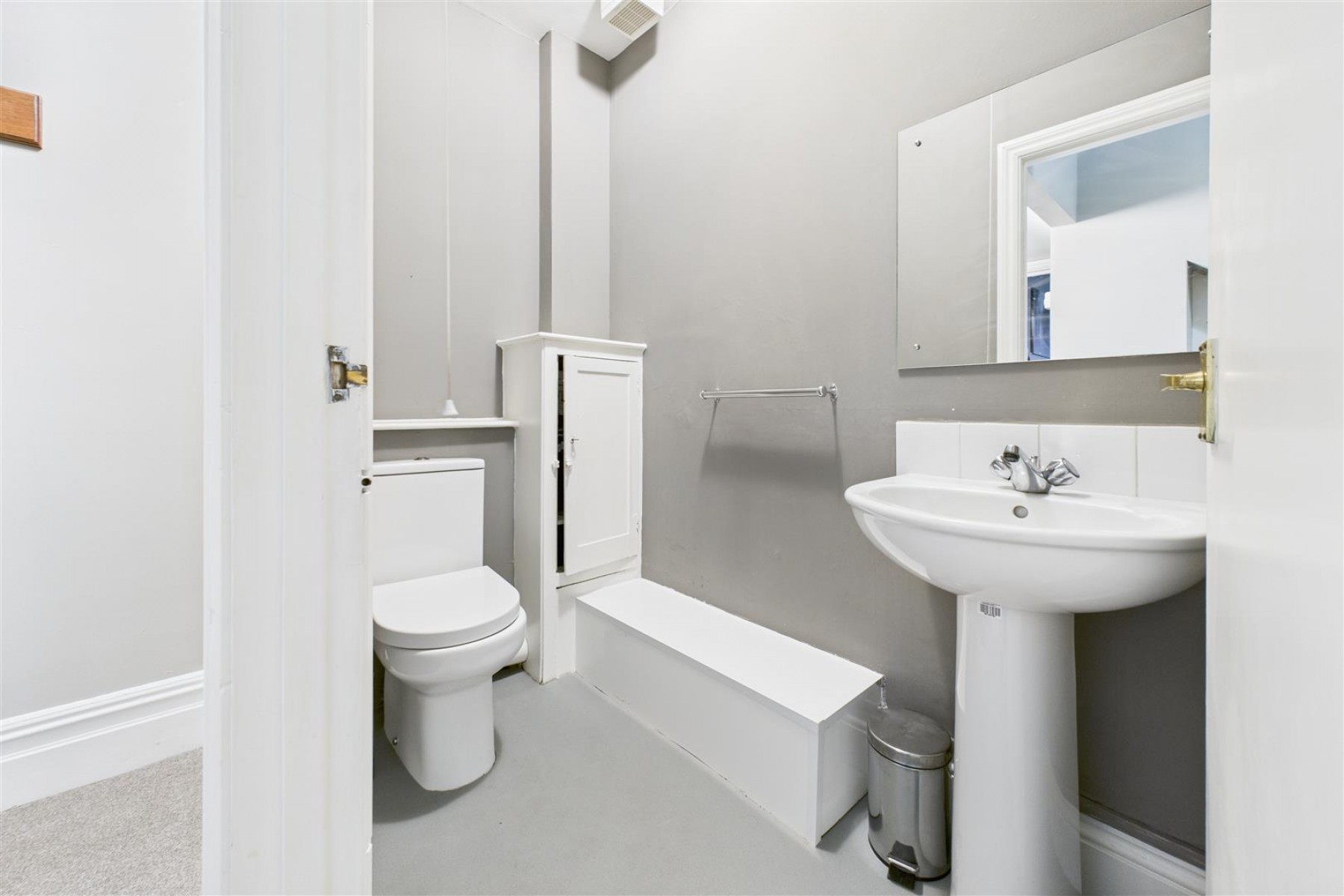 Images for COSMETIC UPDATING | 3 X PARKING | CLIFTON