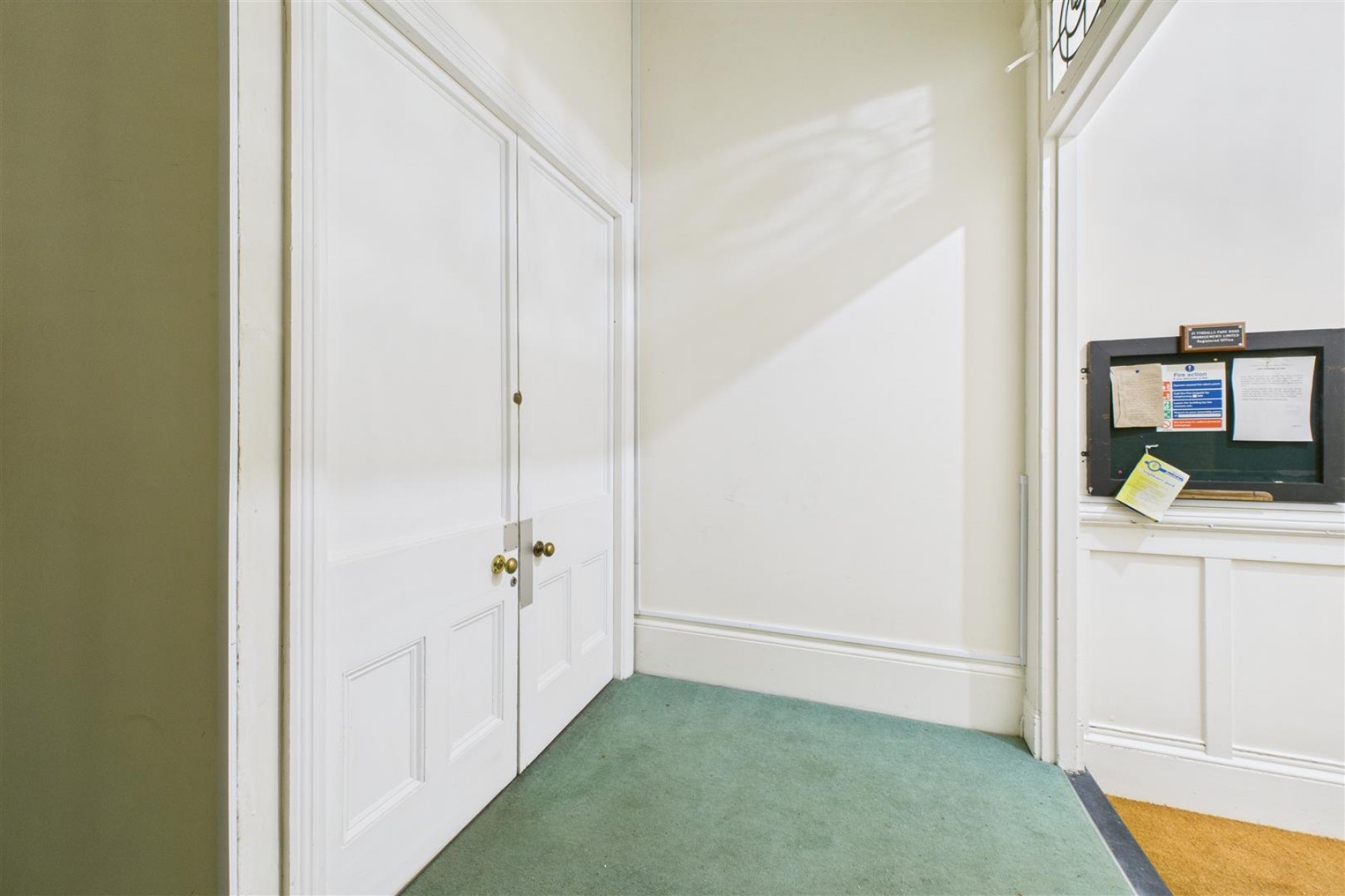 Images for COSMETIC UPDATING | 3 X PARKING | CLIFTON