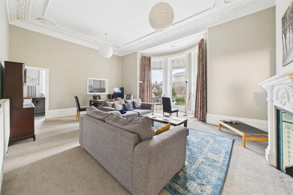 Images for COSMETIC UPDATING | 3 X PARKING | CLIFTON