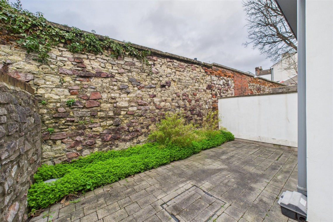 Images for 2 X 1 BED FLATS | KINGSDOWN