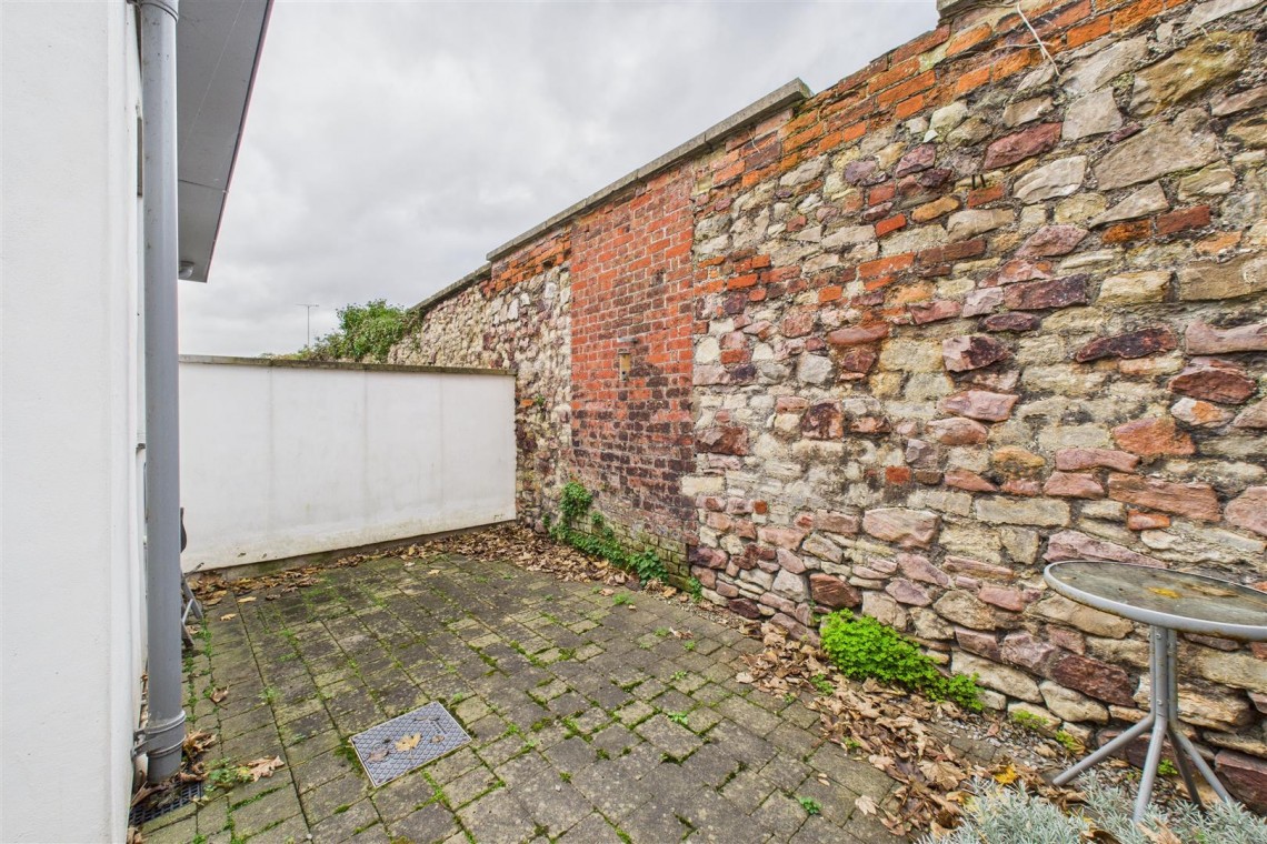 Images for 2 X 1 BED FLATS | KINGSDOWN