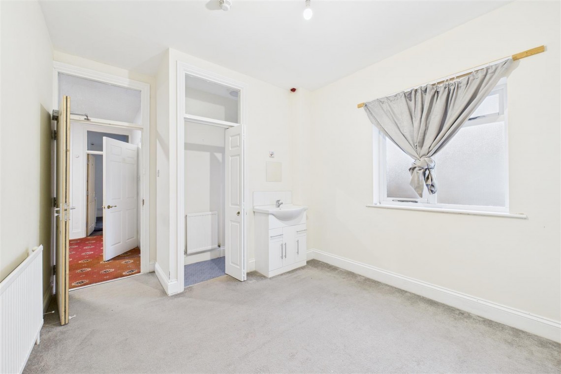 Images for 21 BED HMO | CLEVEDON
