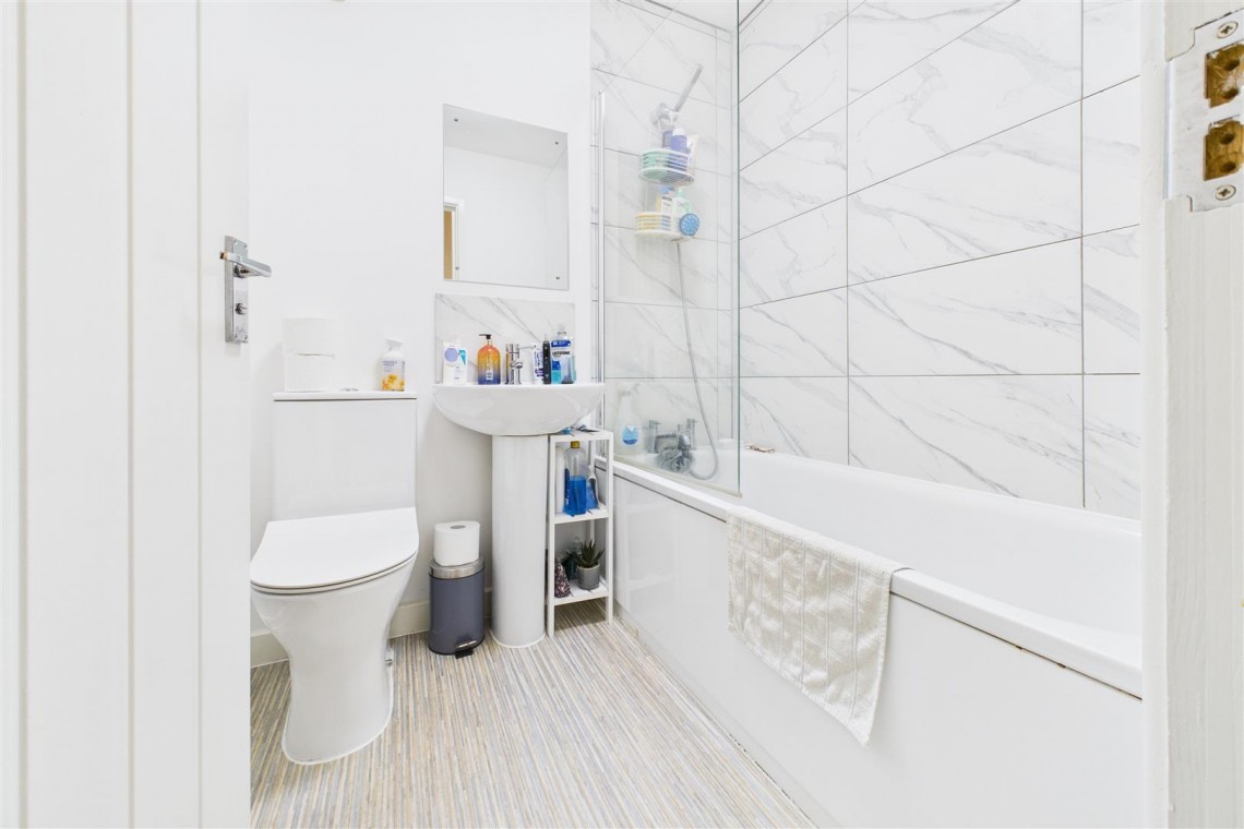 Images for 2 x 2 BED FLATS | £21,900 | TROWBRIDGE