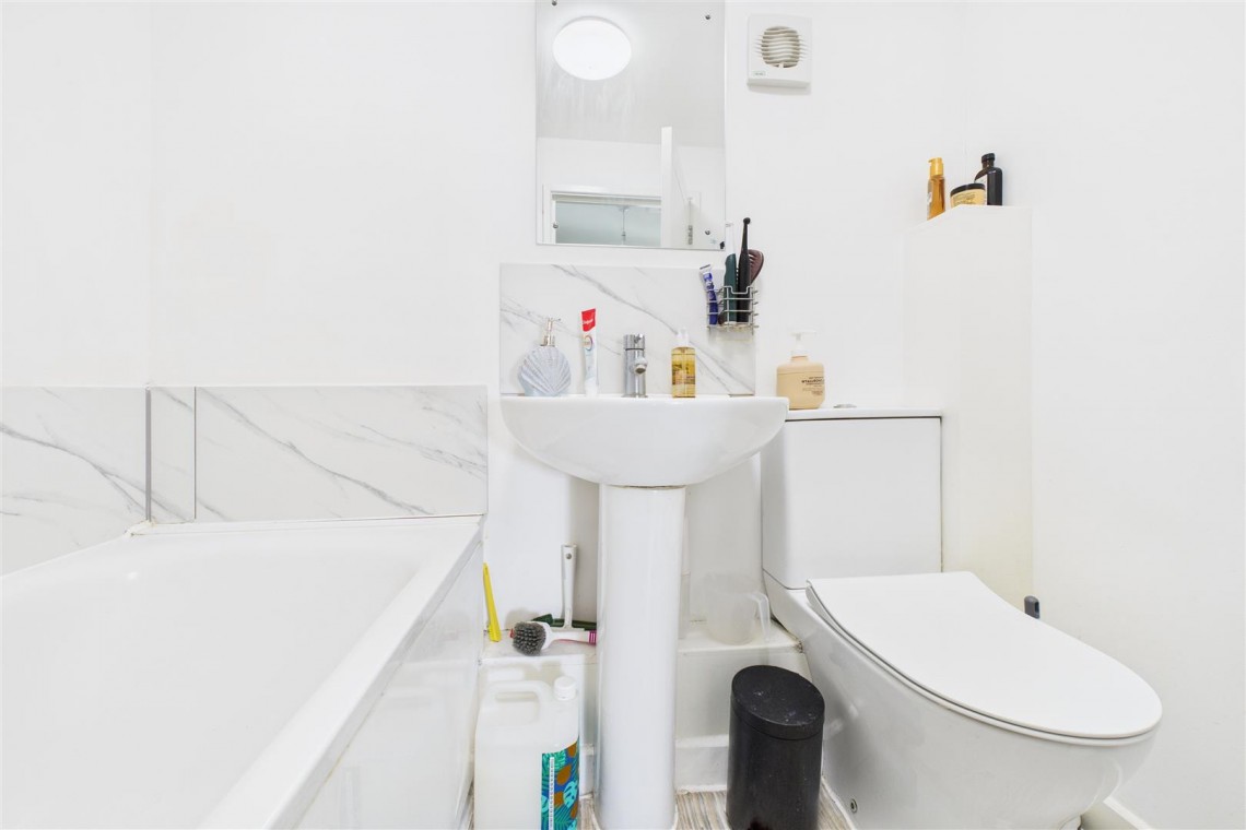 Images for 2 x 2 BED FLATS | £21,900 | TROWBRIDGE