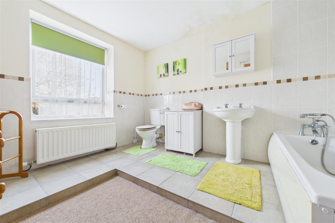 Images for LARGE GARDEN + HUGE POTENTIAL | HANHAM