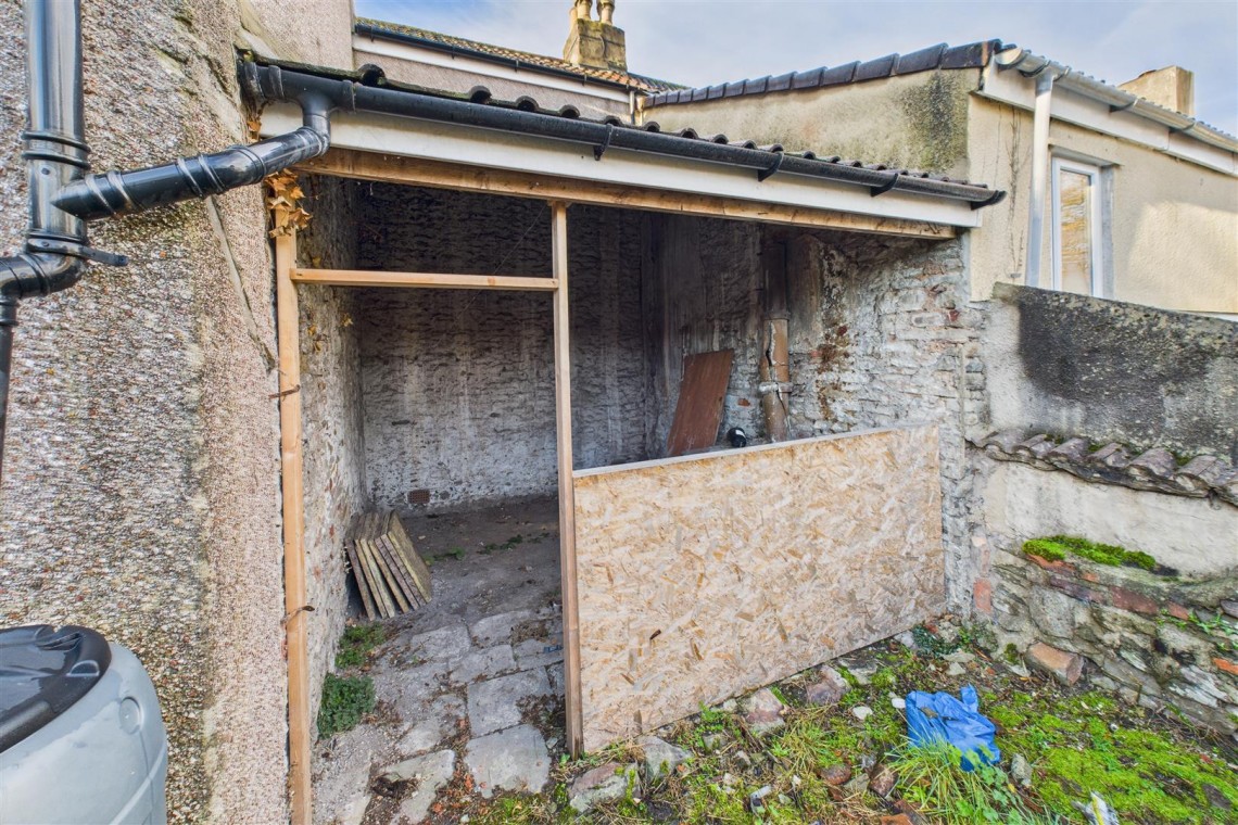 Images for LARGE GARDEN + HUGE POTENTIAL | HANHAM