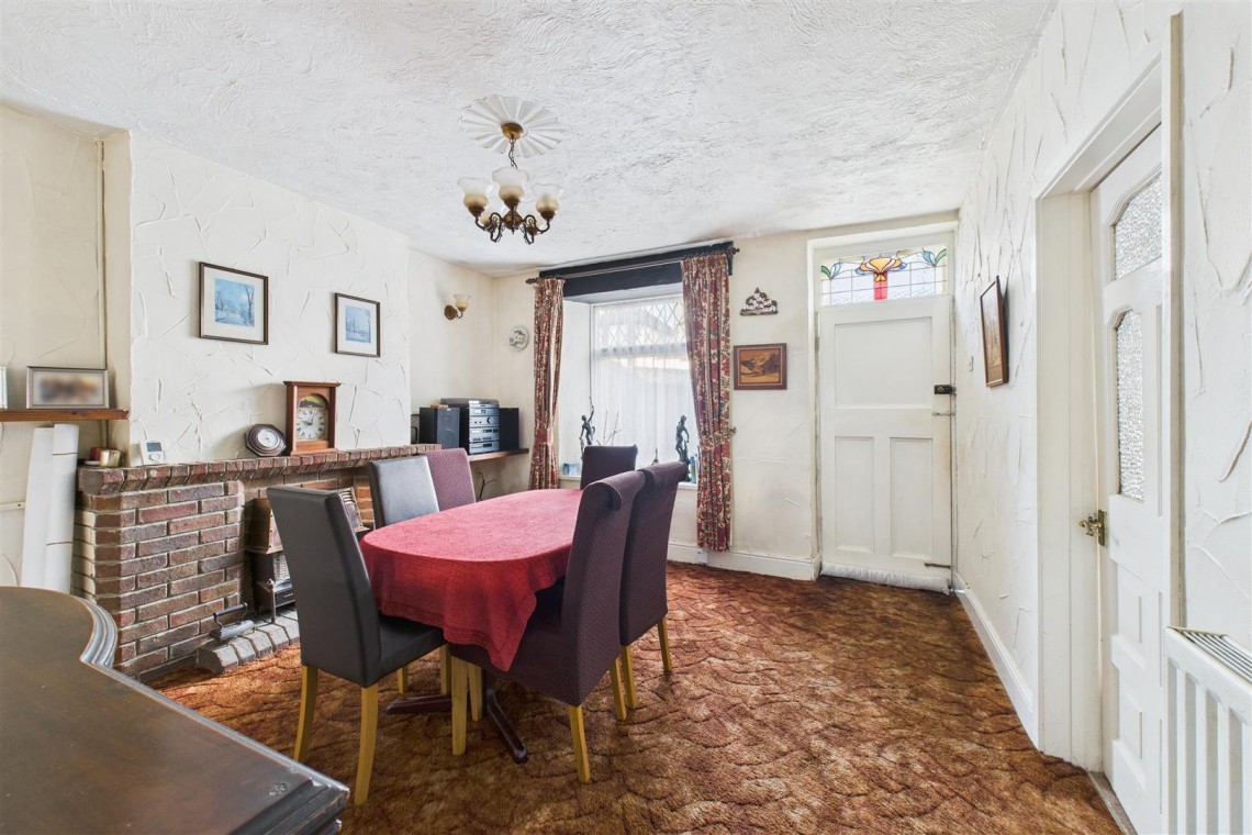 Images for LARGE GARDEN + HUGE POTENTIAL | HANHAM