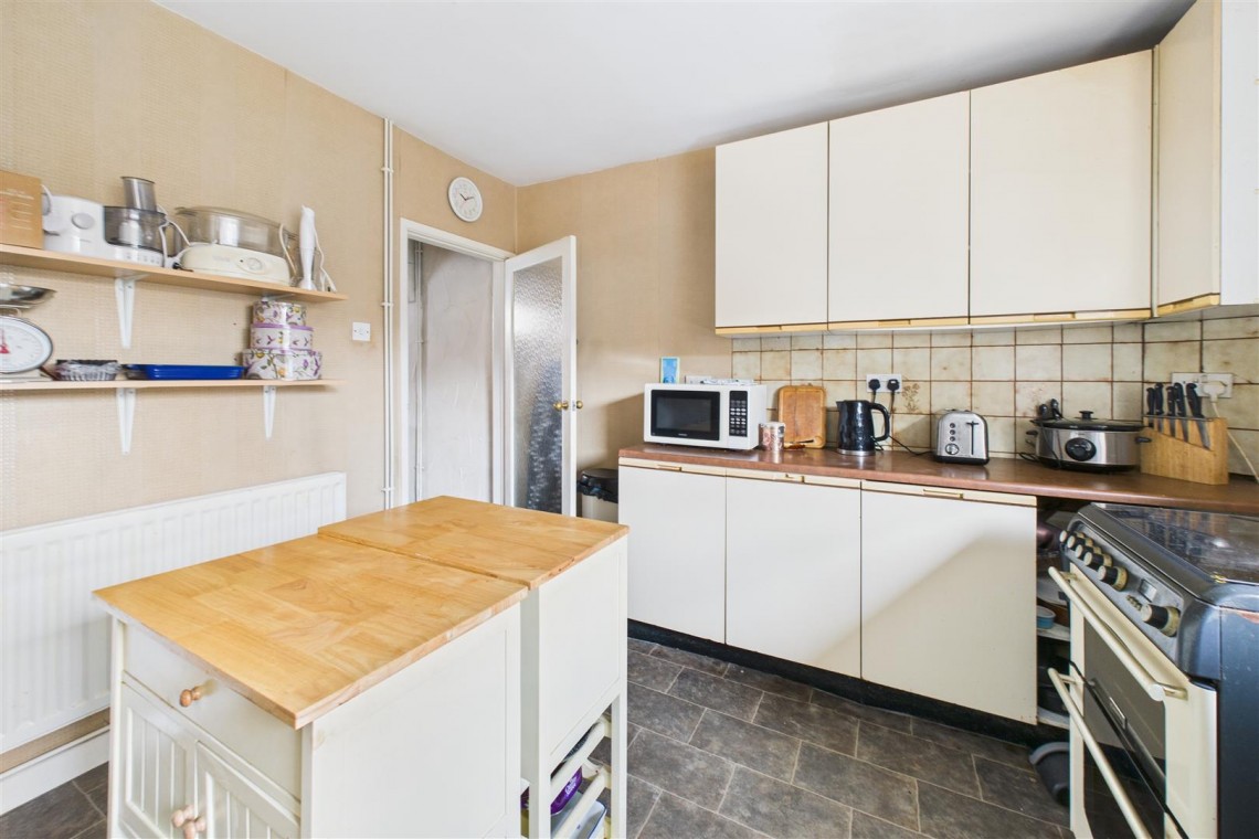 Images for LARGE GARDEN + HUGE POTENTIAL | HANHAM