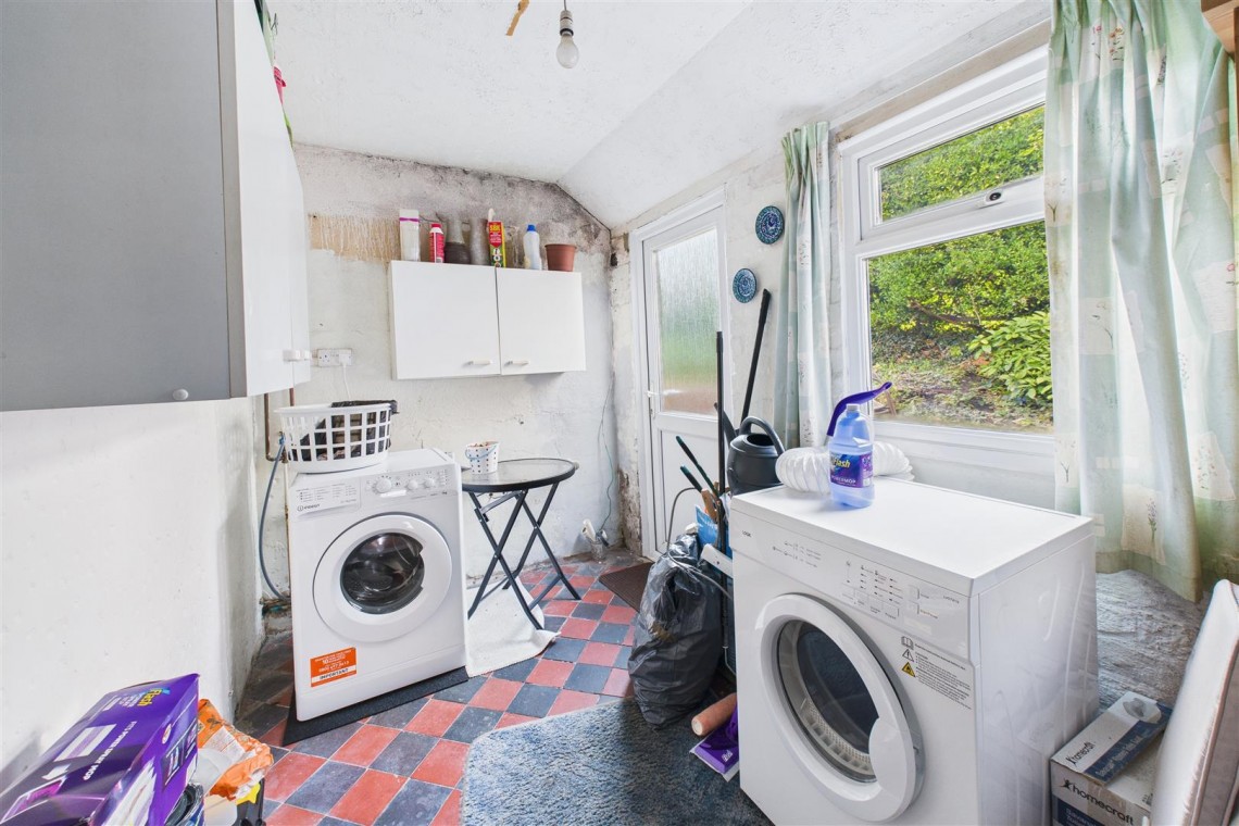 Images for LARGE GARDEN + HUGE POTENTIAL | HANHAM