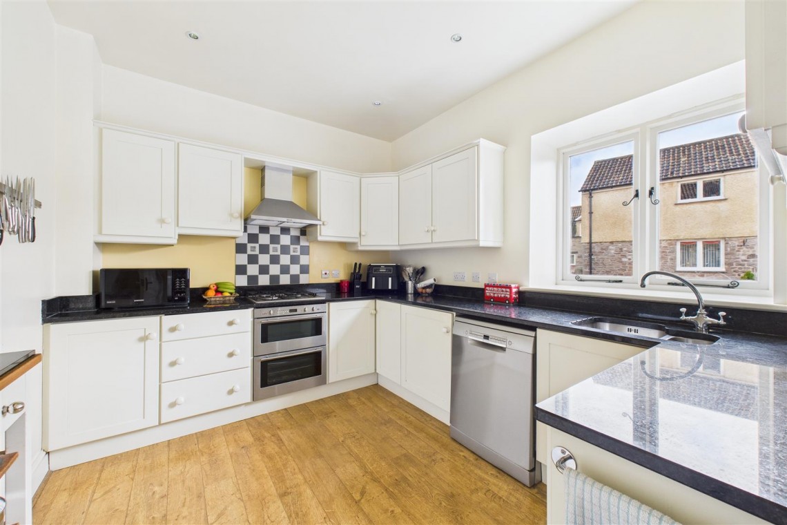 Images for COACH HOUSE - REDUCED FOR AUCTION | THORNBURY