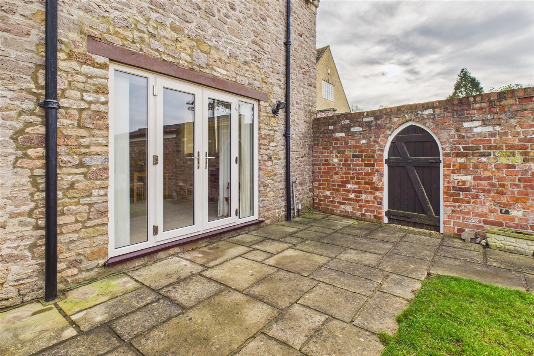 Images for COACH HOUSE - REDUCED FOR AUCTION | THORNBURY