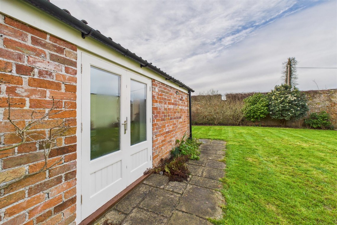 Images for COACH HOUSE - REDUCED FOR AUCTION | THORNBURY