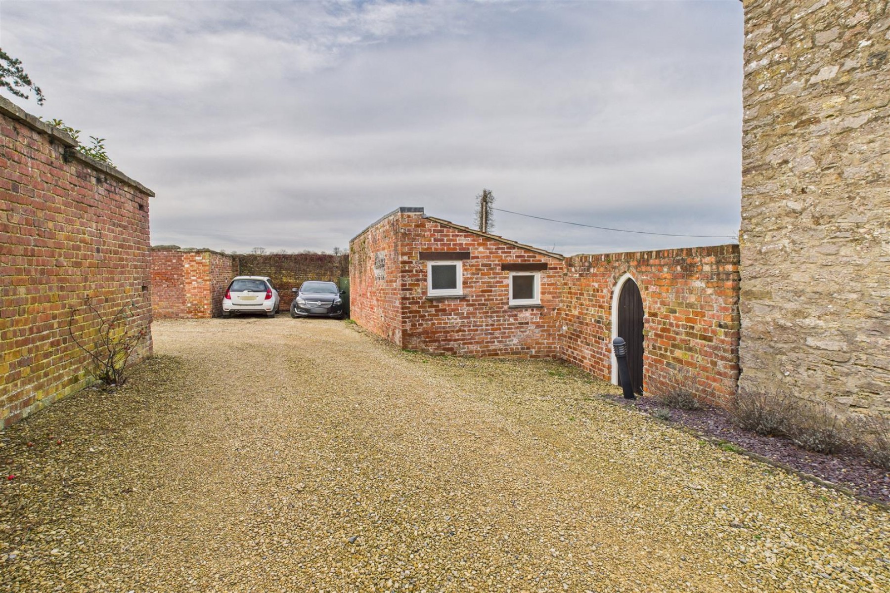 Images for COACH HOUSE - REDUCED FOR AUCTION | THORNBURY