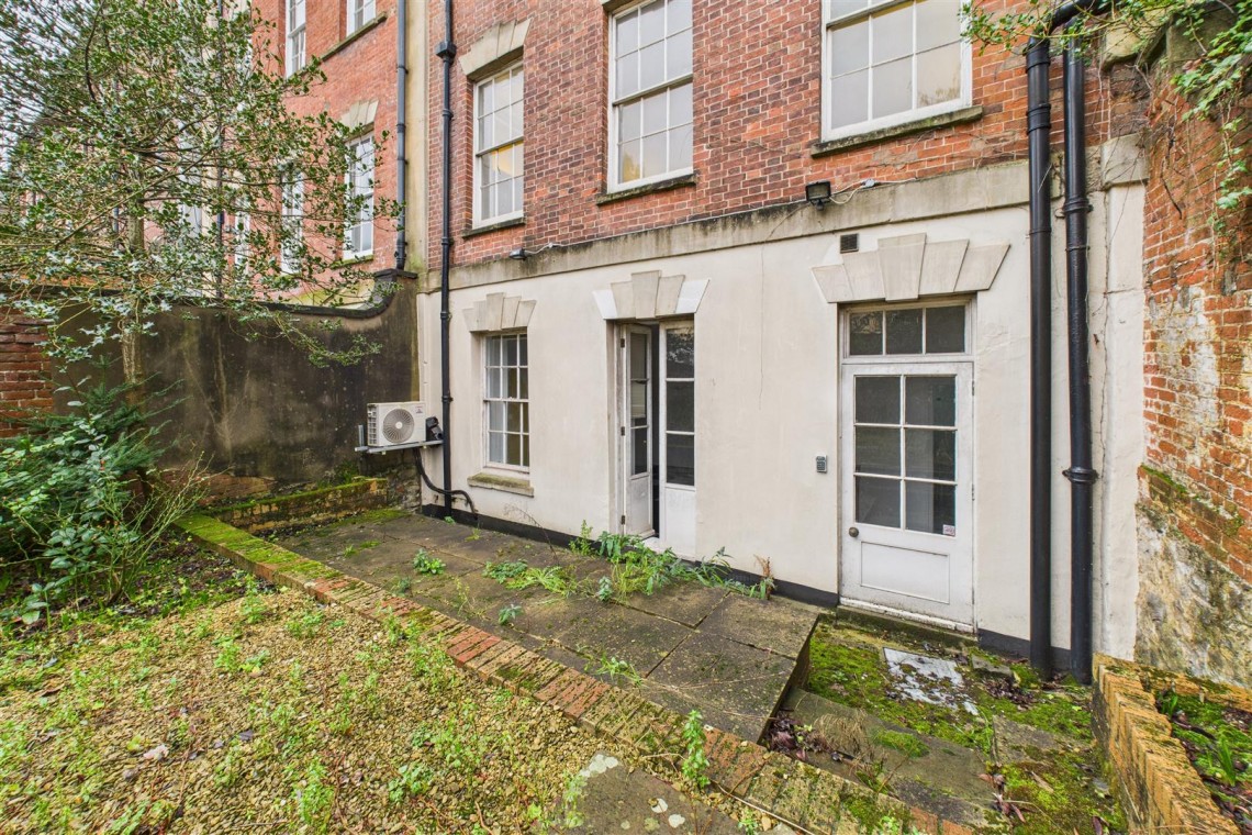 Images for GEORGIAN GEM WITH POTENTIAL | BS8