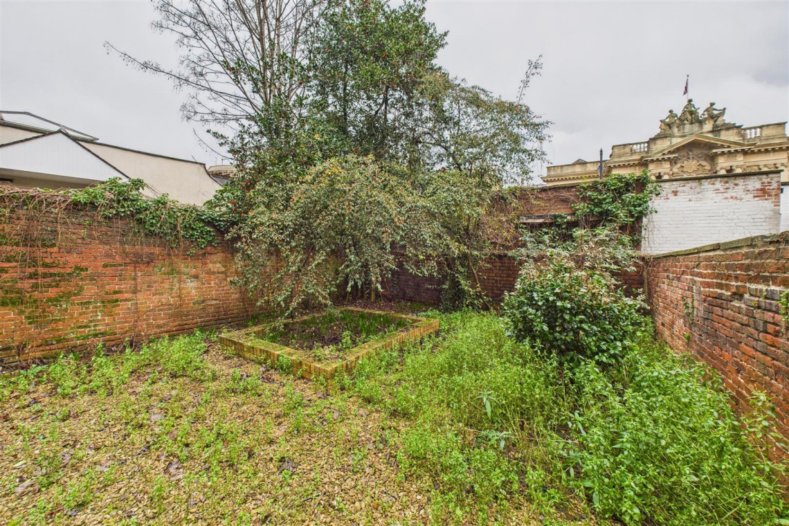 Images for GEORGIAN GEM WITH POTENTIAL | BS8