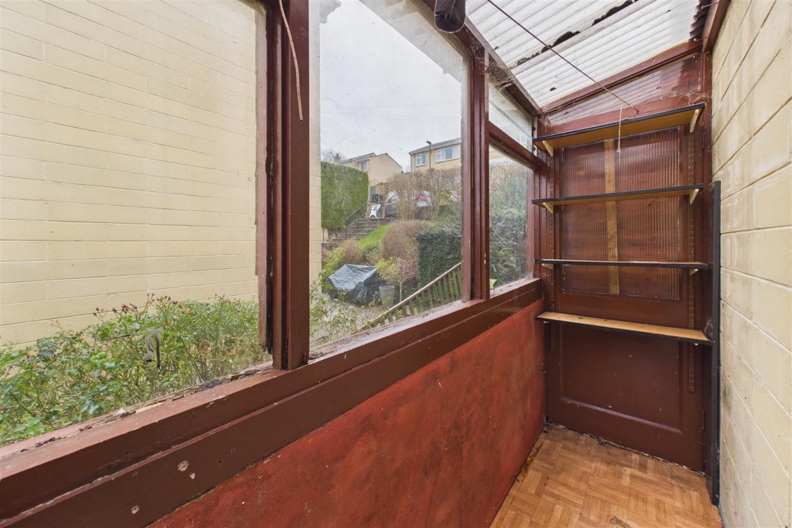 Images for HOUSE | BASIC UPDATING | ODD DOWN