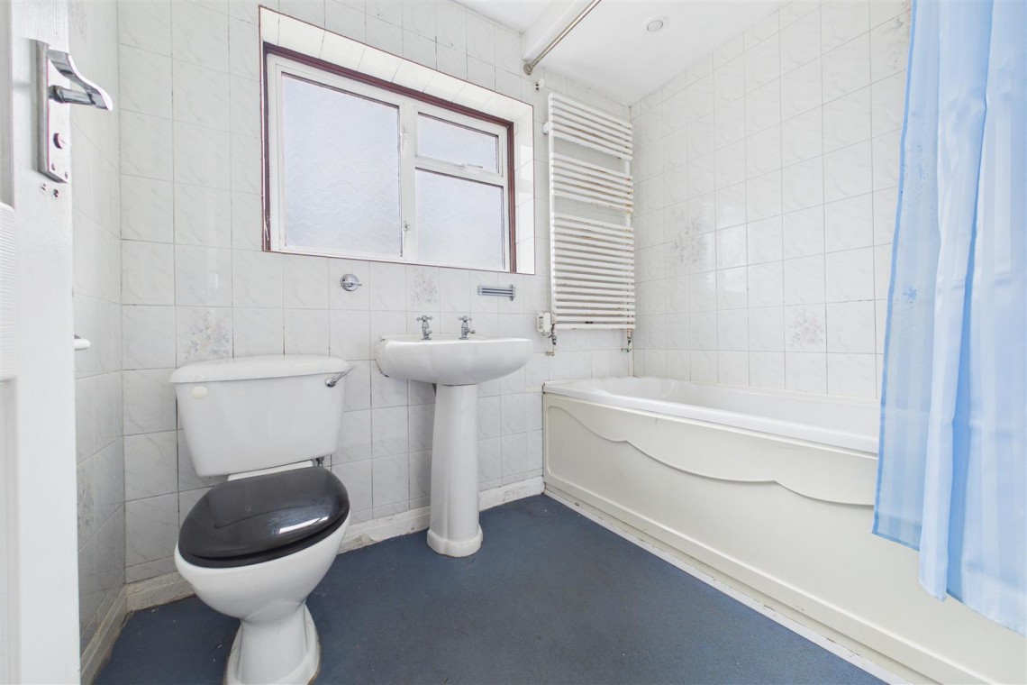 Images for HOUSE | BASIC UPDATING | ODD DOWN