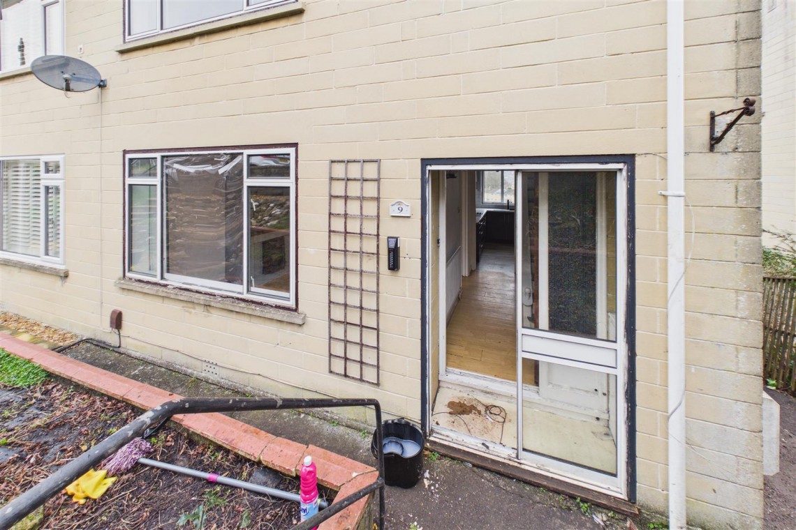 Images for HOUSE | BASIC UPDATING | ODD DOWN