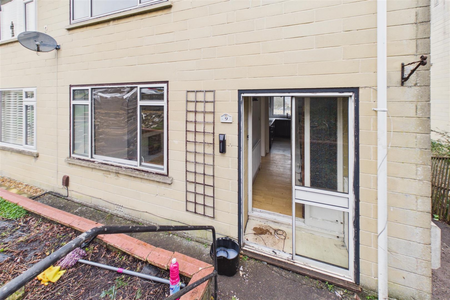 Images for HOUSE | BASIC UPDATING | ODD DOWN