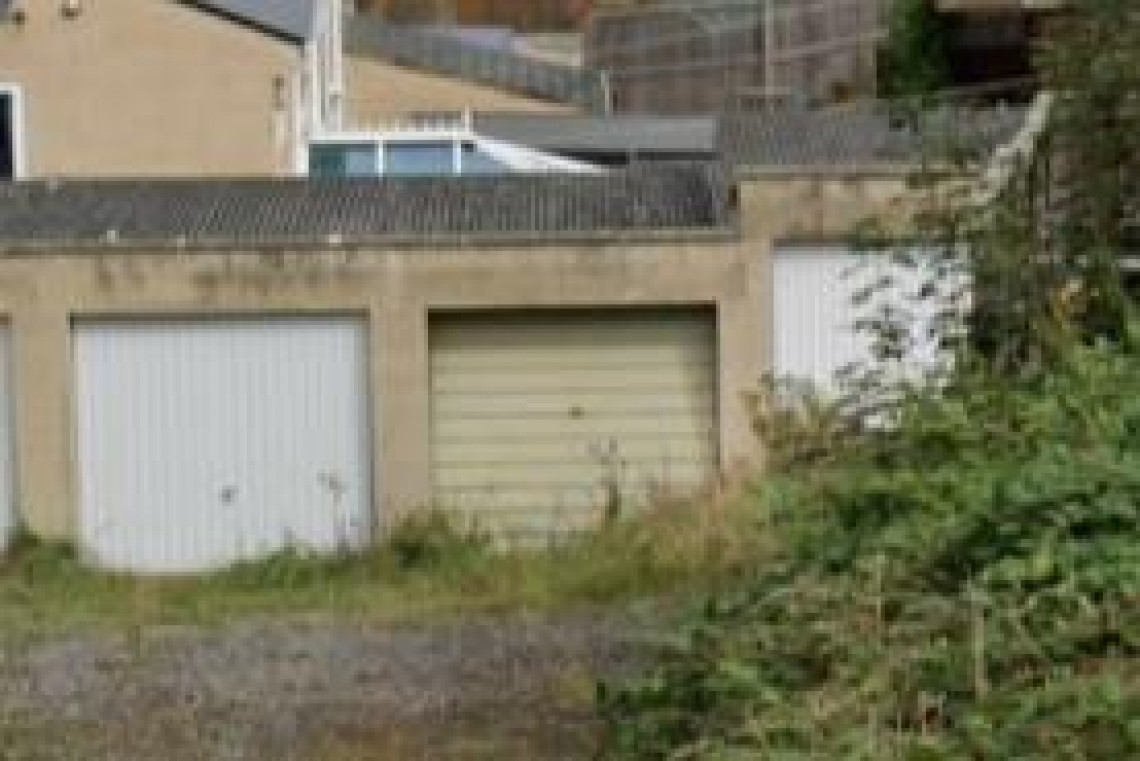 Images for HOUSE | BASIC UPDATING | ODD DOWN