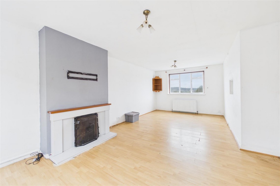 Images for HOUSE | BASIC UPDATING | ODD DOWN