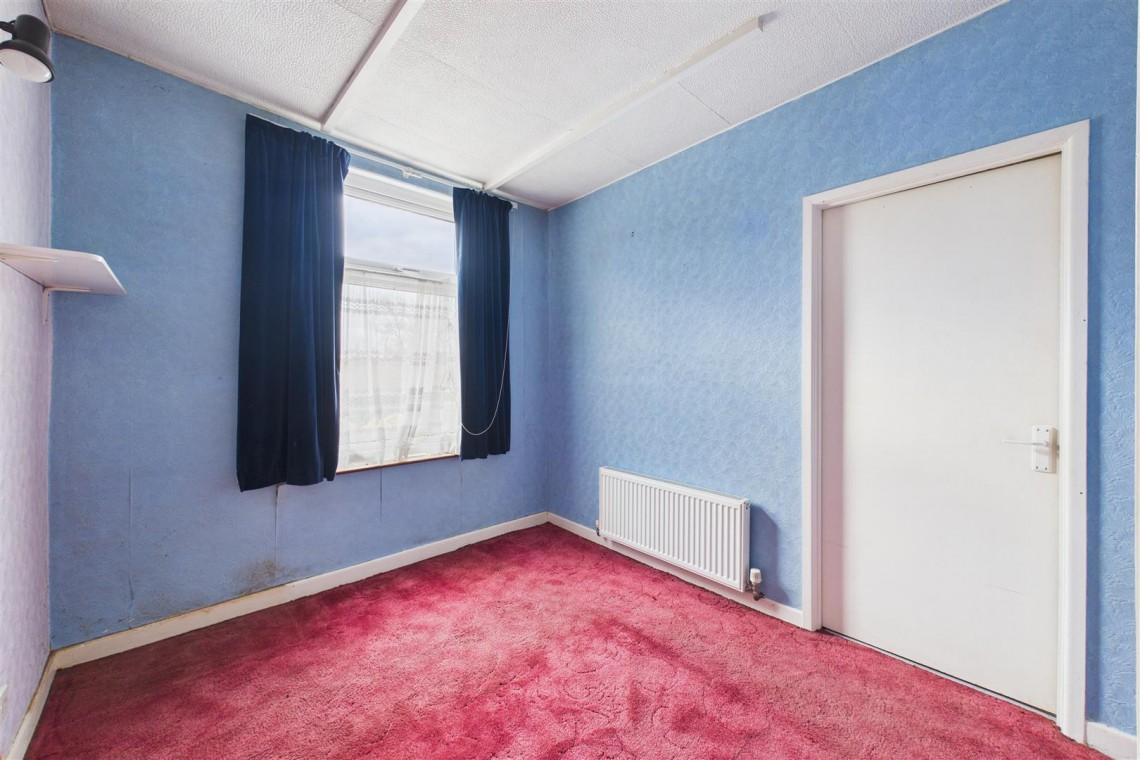 Images for UPDATING | HUGE GARDEN | BS5