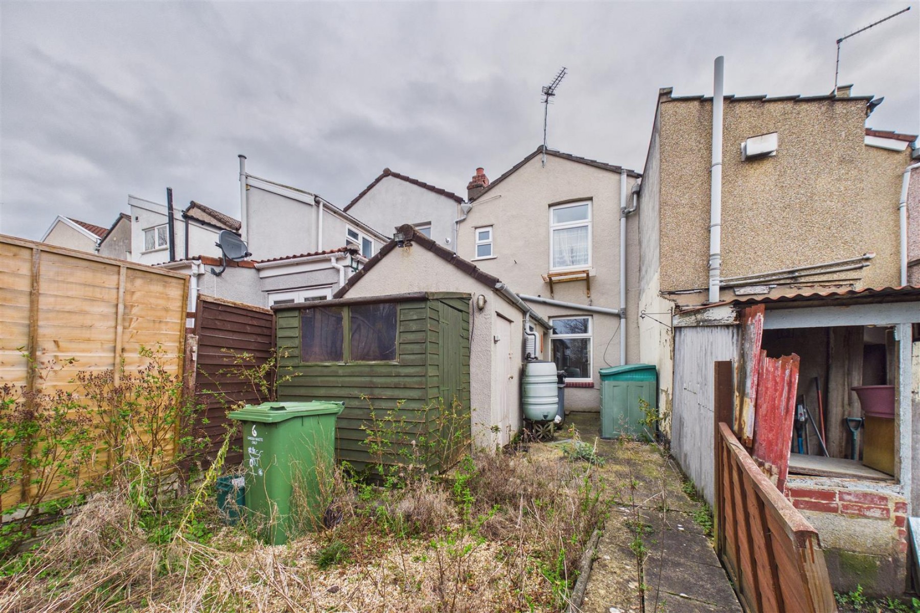 Images for UPDATING | HUGE GARDEN | BS5