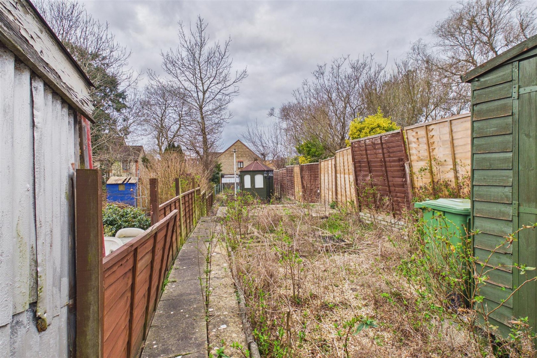 Images for UPDATING | HUGE GARDEN | BS5