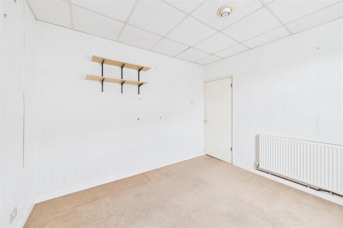 Images for UPDATING | HUGE GARDEN | BS5