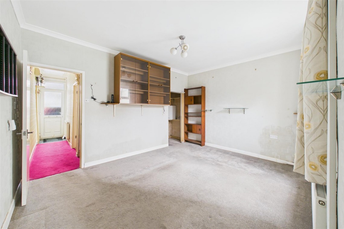 Images for UPDATING | HUGE GARDEN | BS5