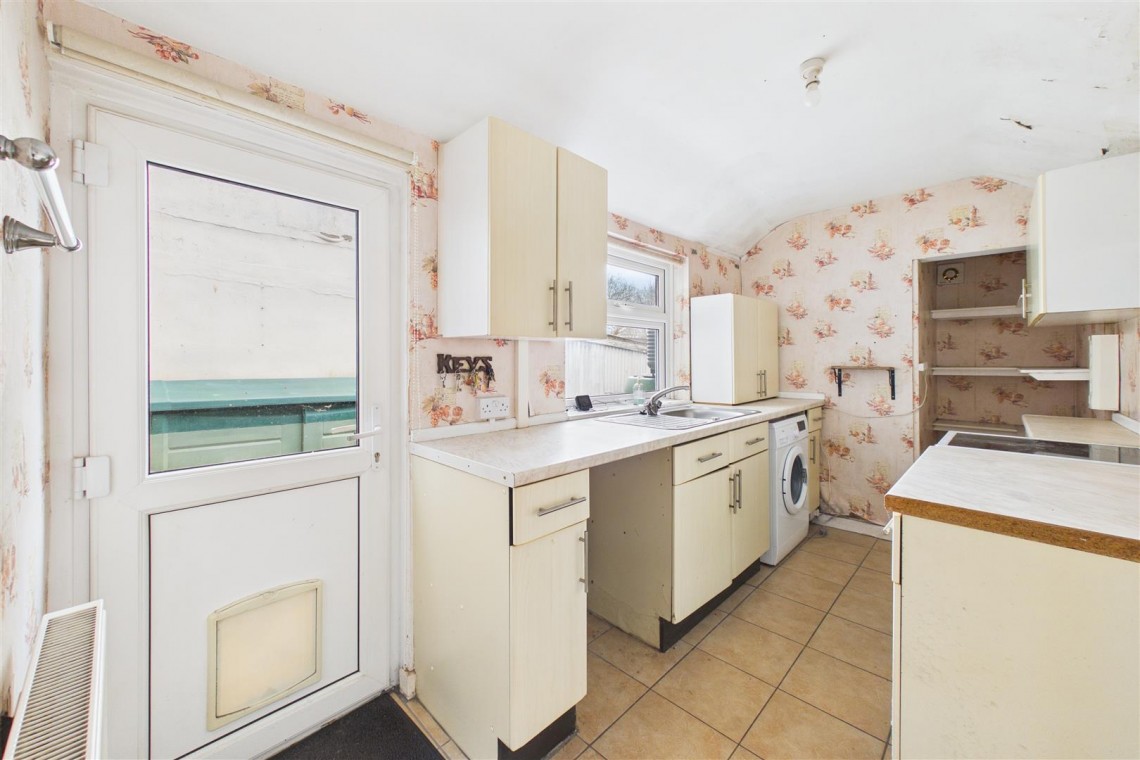 Images for UPDATING | HUGE GARDEN | BS5