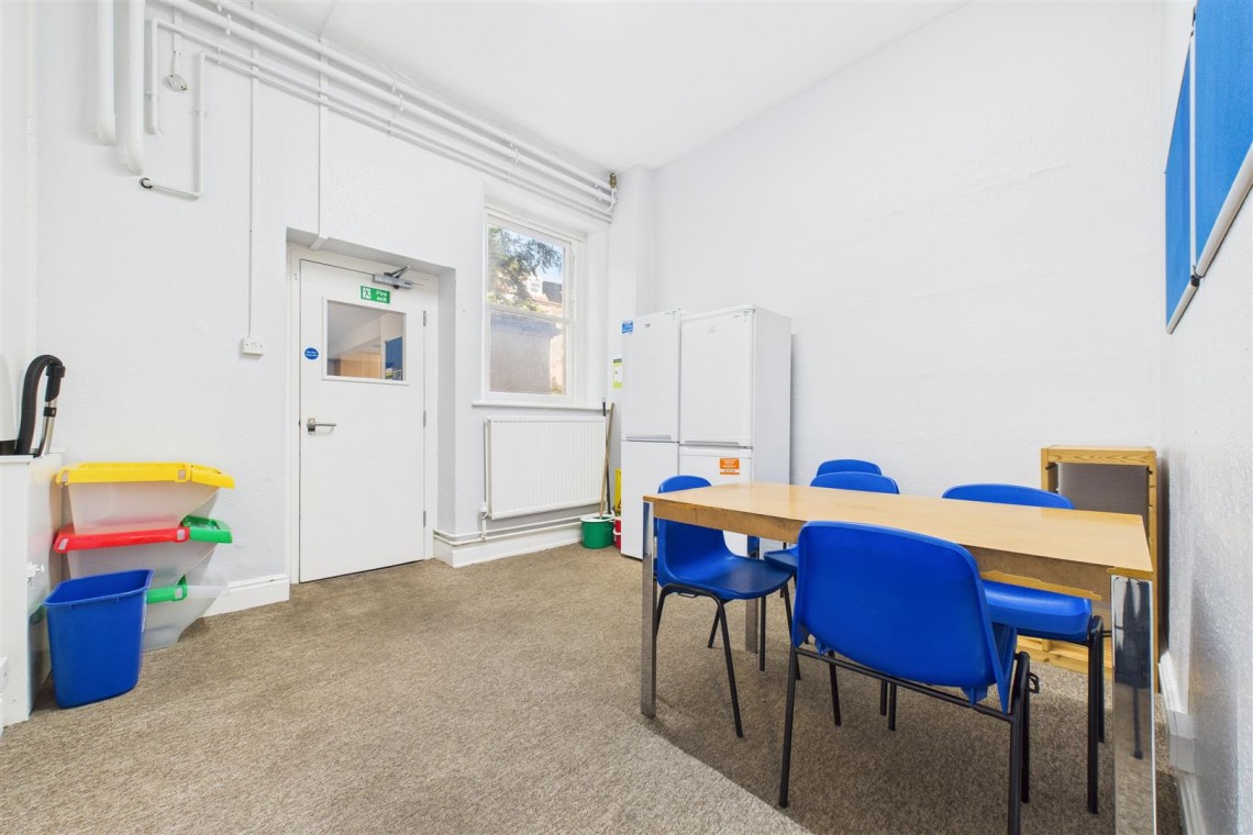 Images for HMO / FAMILY HOME | REDLAND