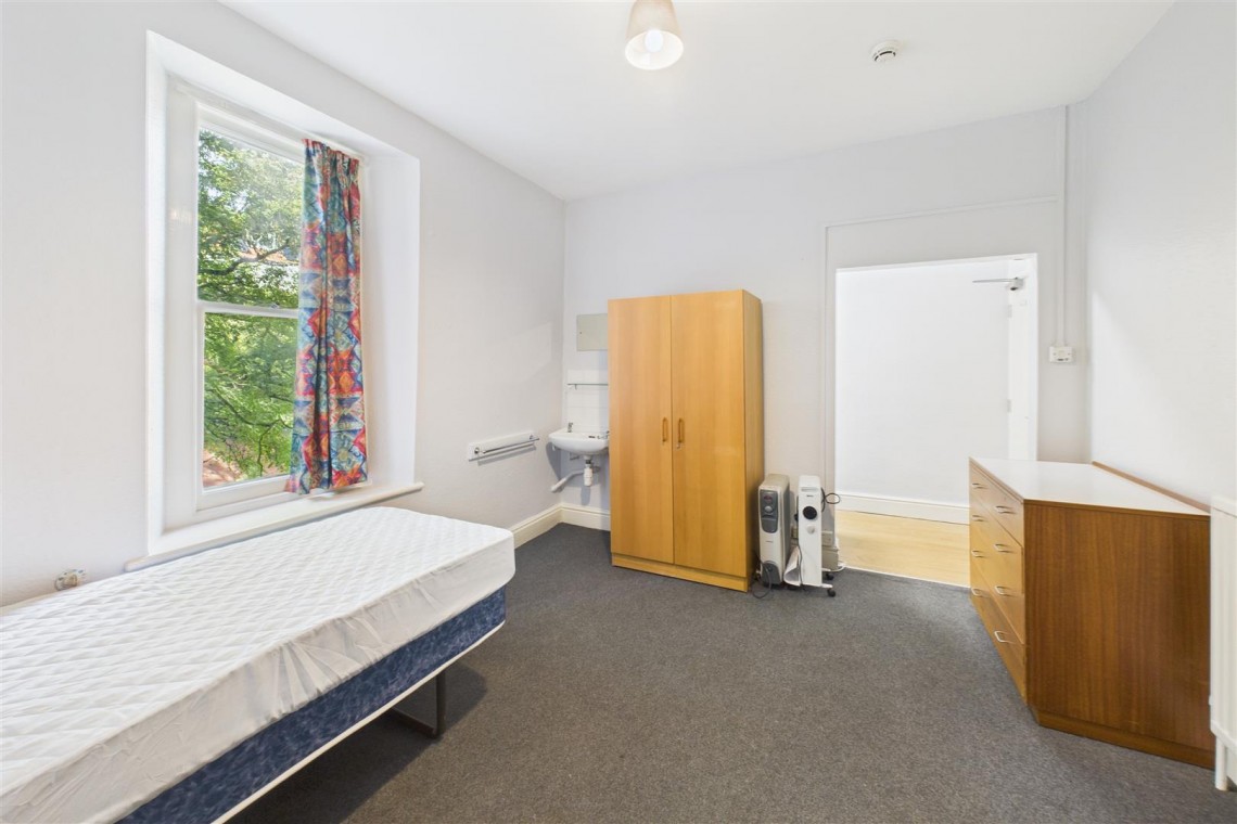 Images for HMO / FAMILY HOME | REDLAND