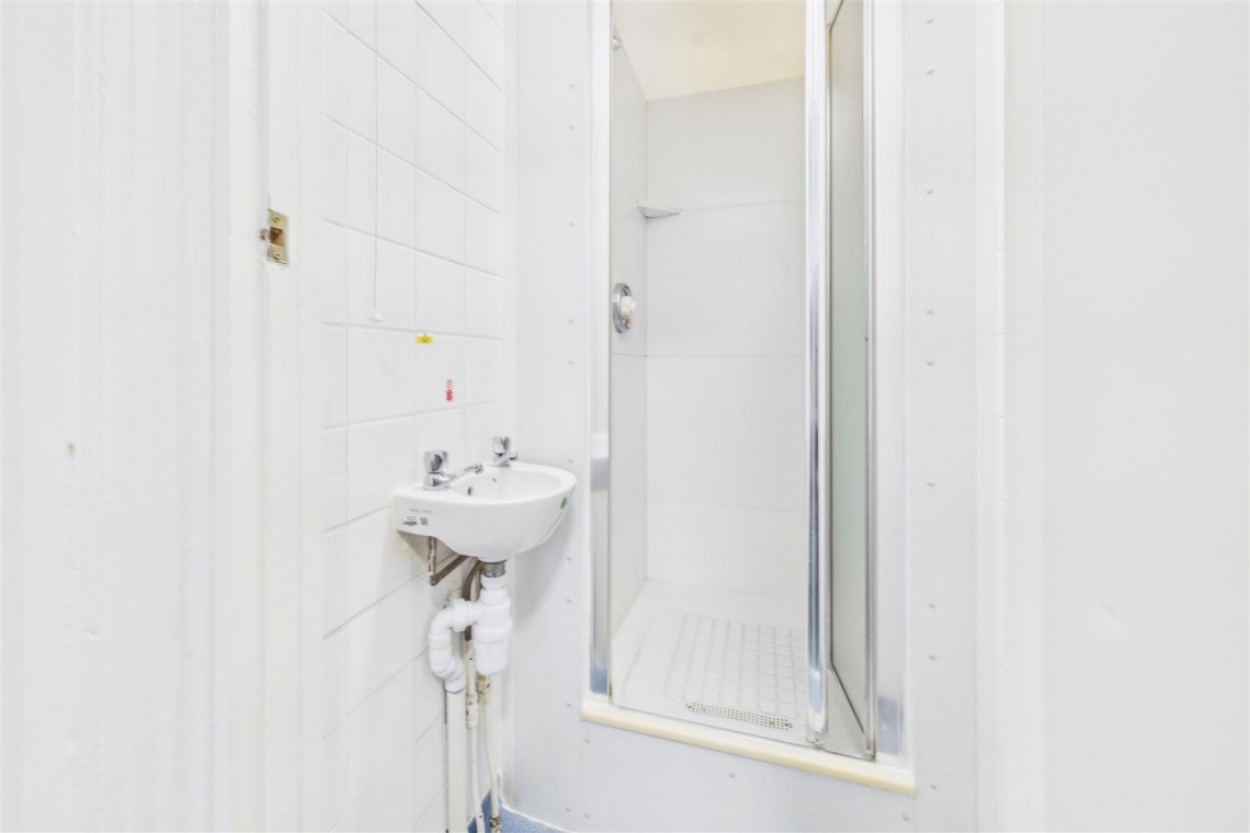 Images for HMO / FAMILY HOME | REDLAND