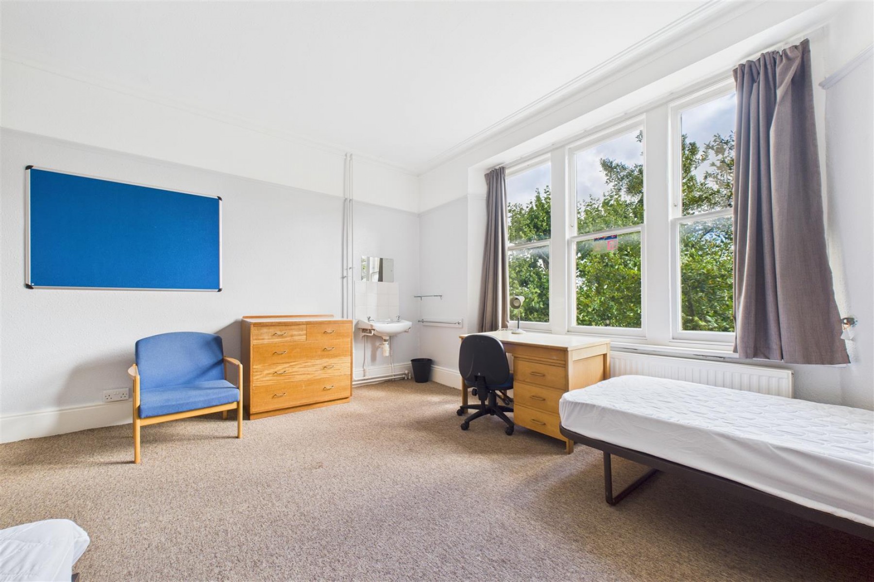 Images for HMO / FAMILY HOME | REDLAND