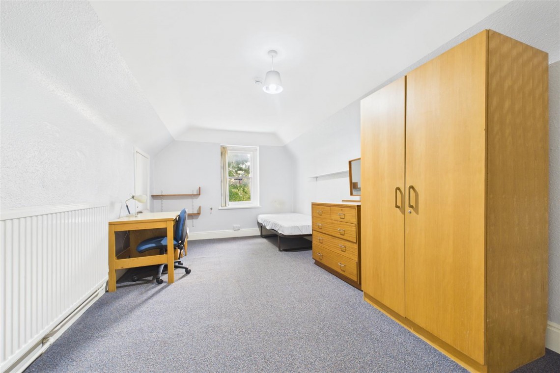 Images for HMO / FAMILY HOME | REDLAND